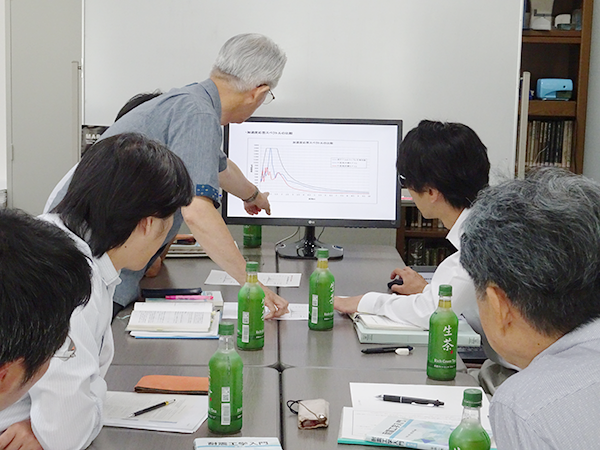 社内での勉強会の様子